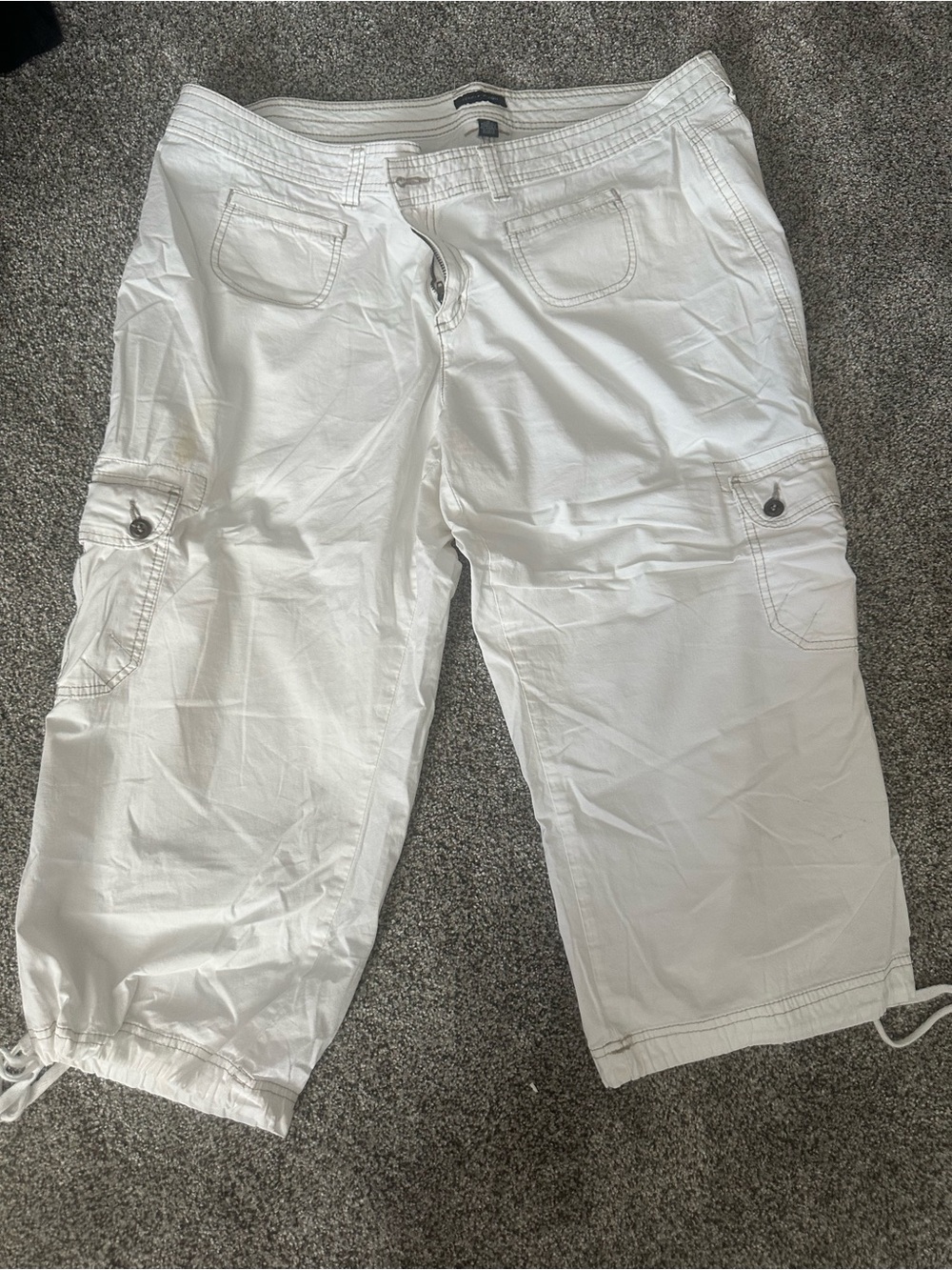 Tommy Hilfiger Cream Capri Pants with Contrast Stitching